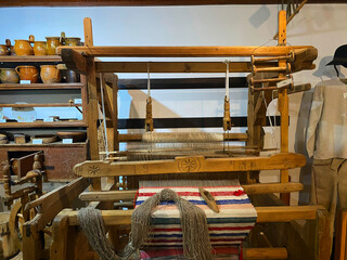 LOOM. Wooden fabric weaving machine