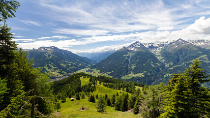 Fototapeta na wymiar Blick ins Tal von Matrei, Österreich 
