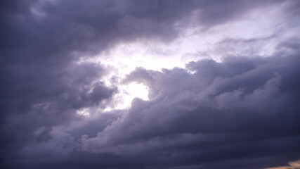 Obraz premium Blue cloud sunset above the bay