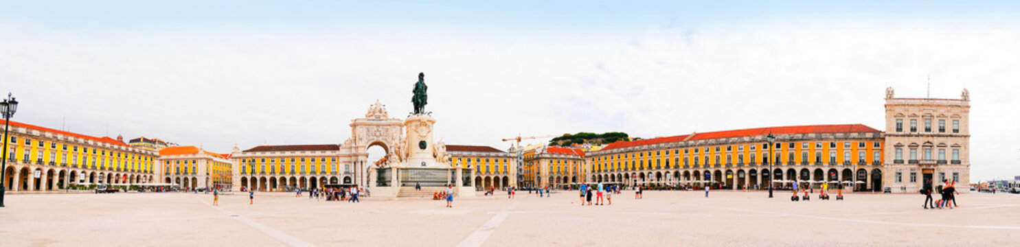 Triumphal Arch of the "Praca do comercio", Commerce Square in Lisbon, Portugal.The symmetrical buildings of the square were filled with government bureaus that regulated customs and port activities
