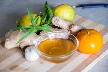 Mixtures of honey, ginger and garlic that are useful in the cold and refreshing for the body