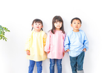 Obraz premium 幼稚園・保育所・こども園で楽しく過ごす可愛い子供たち
