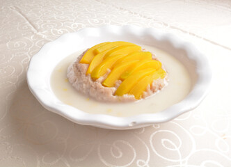 chinese teo chew hot yam taro sweet paste with ginkgo nut pumpkin in coconut creamy milk sauce asian dessert halal menu
