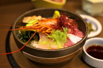 エビのお頭付き定食