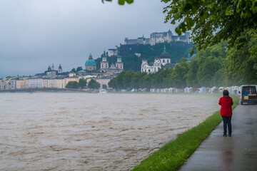 Hochwasser Stadt Salzburg 18.7.2021 - Flood floodwaters high water river salzach