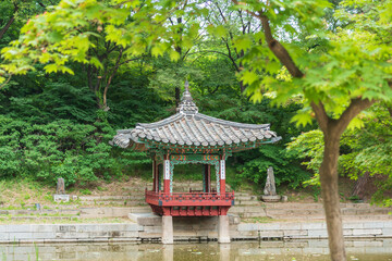 창덕궁 후원(비원) 연못과 정자