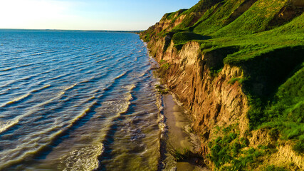 Obraz premium canyon cliffs seashore ocean top view