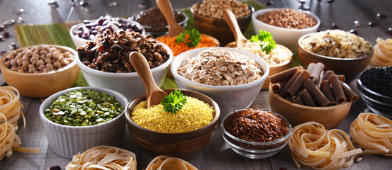 Composition with different kinds of dry food products