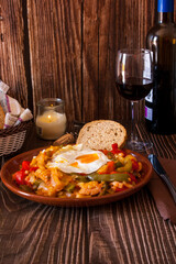 Pisto manchego con vino tinto.