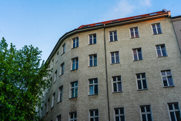 brown apartment corner building