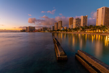 Fototapeta na wymiar Dusk in Waikiki