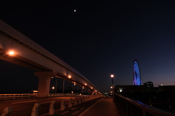 東京のウォーターフロント、夕焼け空