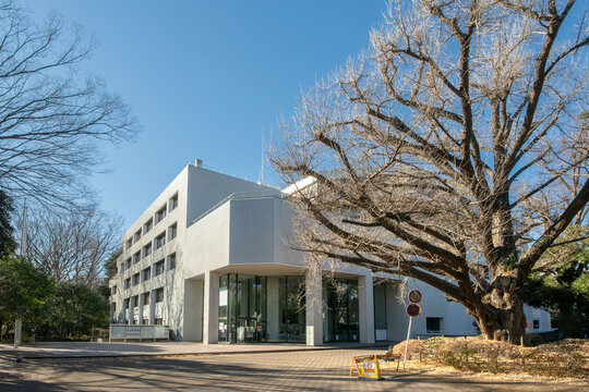 東京都港区の有栖川宮記念公園に在る都立中央図書館