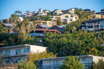 Fototapeta premium Airlie Beach city park on a beautiful sunny day, Queensland - Australia.