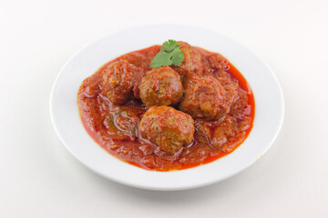 albondigas con tomate, meatballs with tomato sauce