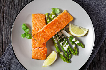 roasted salmon fillets with lemon and asparagus