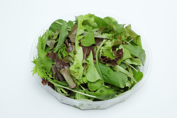 パックに入ったベビーリーフ