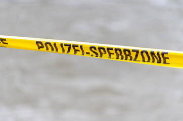 Sperrzone, Polizei, &Uuml;berschwemmung in der Schweiz