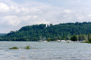 Erlach vue depuis Le Landeron, lac de Bienne, Suisse