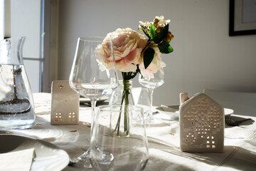 wedding table setting with flowers