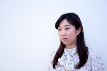 Fototapeta premium 驚く女性