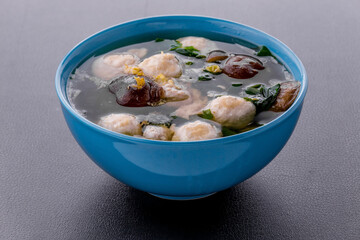Vegetable gourd soup with minced pork