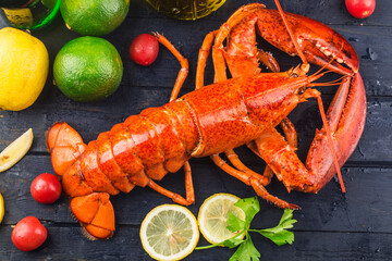 Seafood feast，Lemon and fresh Boston lobster on the ice