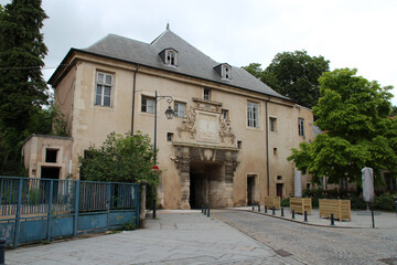 Fototapeta na wymiar citadel gate in nancy in lorraine (france) 