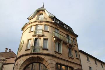 Fototapeta na wymiar art nouveau building in verdun in lorraine (france)
