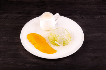 adhesive rice for steam, mango, coconut milk sauce