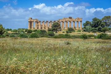 Deurstickers Distance view of Hera Temple in Selinunte ancient city, Sicily Island, Italy © Fotokon