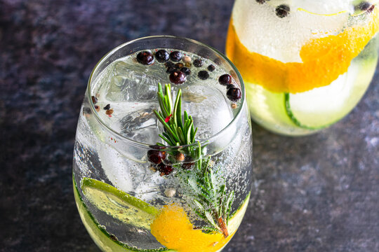 Spanish Gin Tonics  Made With Gin And Various Aromatics: Gin Cocktails Made With Tonic Water, Fresh Herbs, And Aromatic Spices