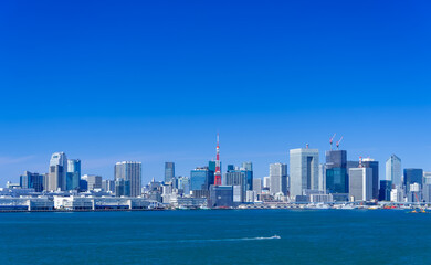Fototapeta premium 東京風景 2021 大都会の夏空