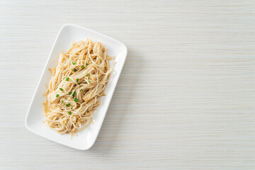 stir-fried golden needle mushroom with butter