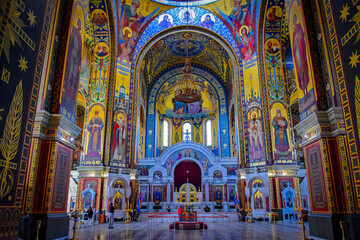 Fototapeta na wymiar Beautiful murals in the interior of the Novocherkassk Cathedral