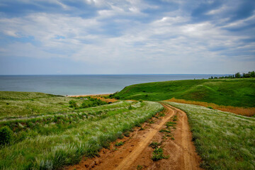 Fototapeta na wymiar Dirt road to the Tsimlyansk sea