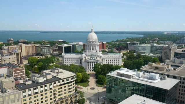 Aerial View of Wisconsin State Capitol Building - Pedestal Down Descend