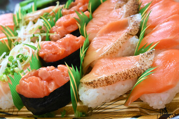 サーモンの寿司いろいろ