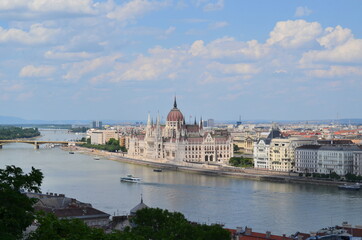 Fototapeta na wymiar View on The Parliament bilding in Budapest, Hunagry.