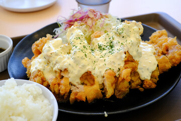大盛りのチキン南蛮