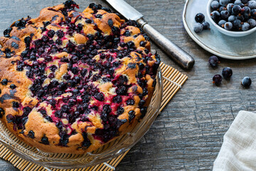 Black currant cake