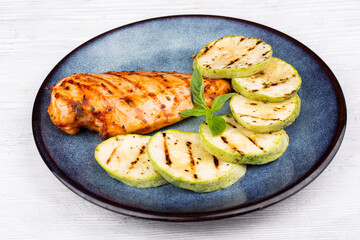 grilled chicken breast with zucchini