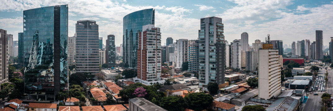 Vista a&eacute;rea da Vila Ol&iacute;mpia, pr&oacute;ximo ao cruzamento da JK com a a Faria Lima, S&atilde;o Paulo, Brasil.