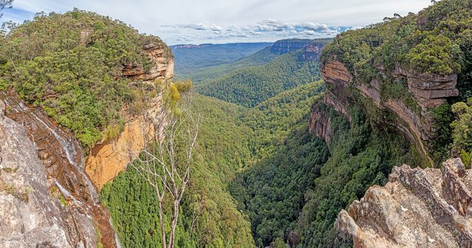 Picture of Wentworth Falls in the Blue Mountains in the Australian state of New South Wales during the day