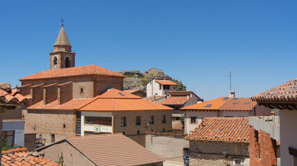Obraz premium Iglesia del pueblo de Gúdar
