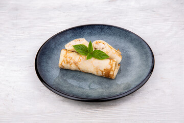 pancakes with chicken languished in cream sauce