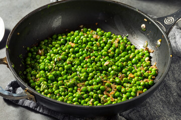 Healthy Homemade Sauteed Green Peas