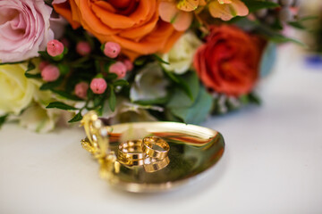 beautiful wedding details, rings, bouquet