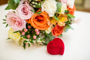 beautiful wedding details, rings, bouquet