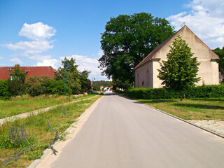 Fototapeta na wymiar Ein kleines Dorf in der Uckermark